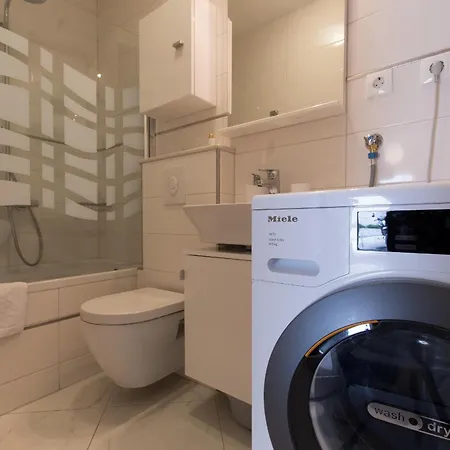 アパート Jagoda マカルスカ